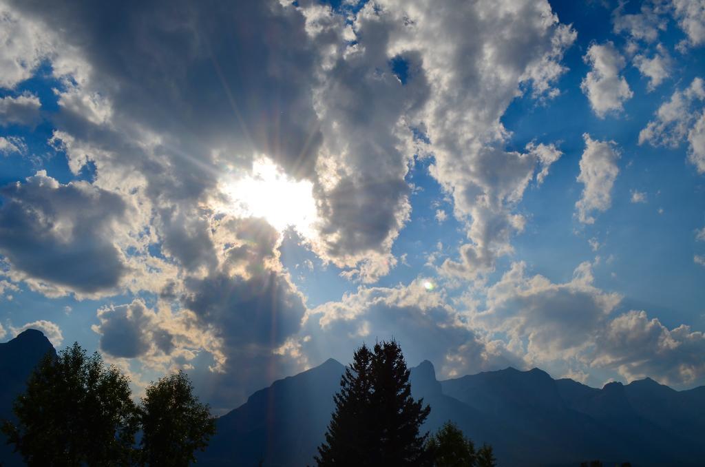 Sunset Resorts Canmore And Spa المظهر الخارجي الصورة
