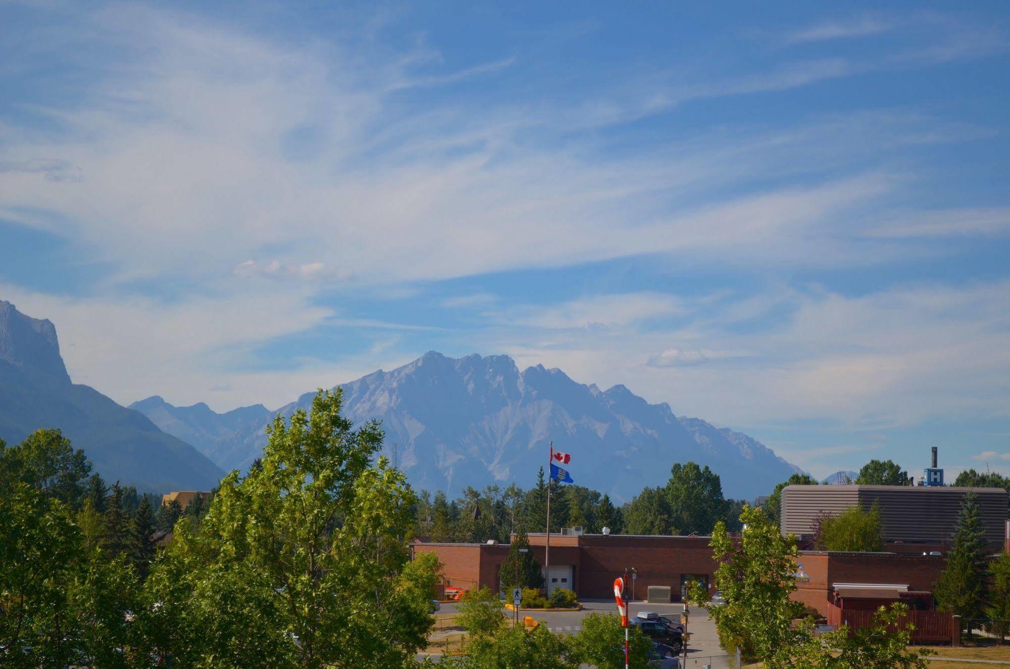 Sunset Resorts Canmore And Spa المظهر الخارجي الصورة